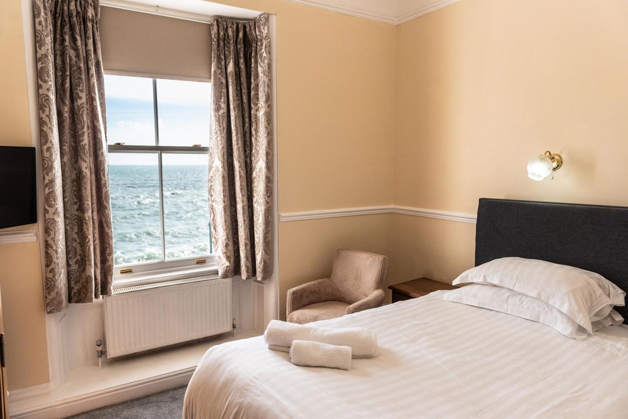 The Queens Hotel Penzance Bagian luar foto